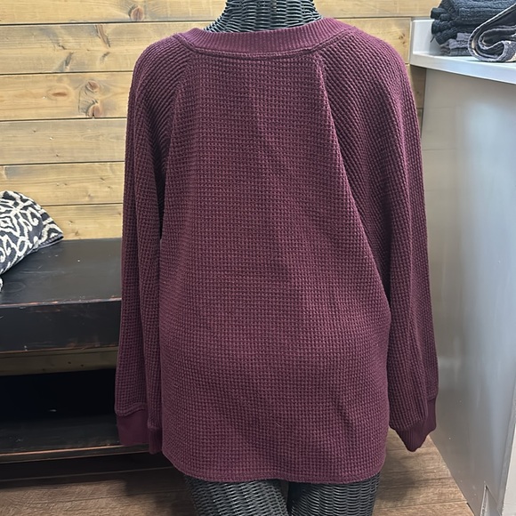 Old Navy thermal top - Picture 2 of 8